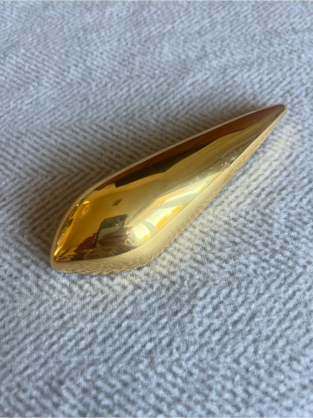 Monet signed vintage Polished Gold Tear Drop Brooch excellent condition large